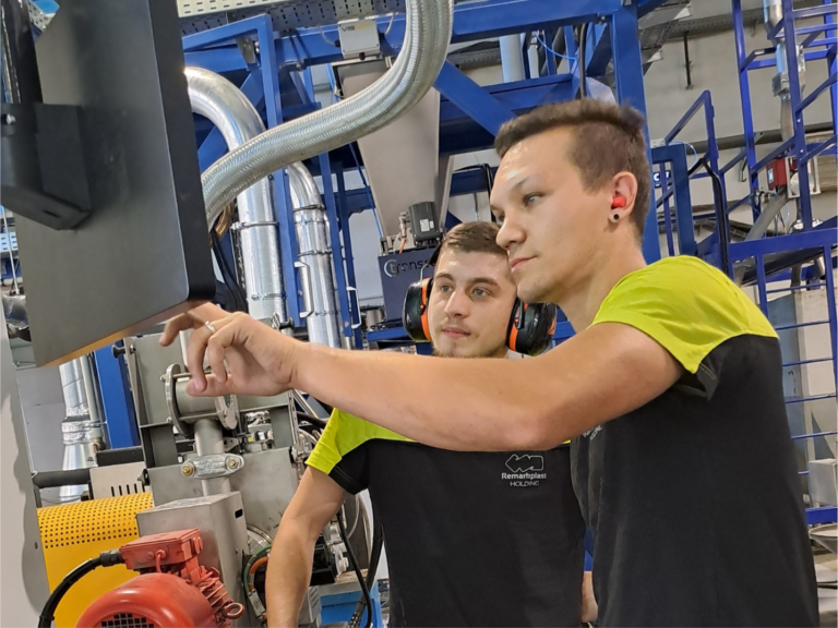 Obsluha regranulačních linek